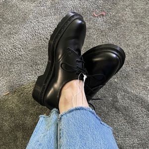 Dr.Martens smooth black leather shoes NWOT